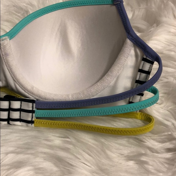 Victoria’s Secret Bikini Top Size 34B - Picture 4 of 8